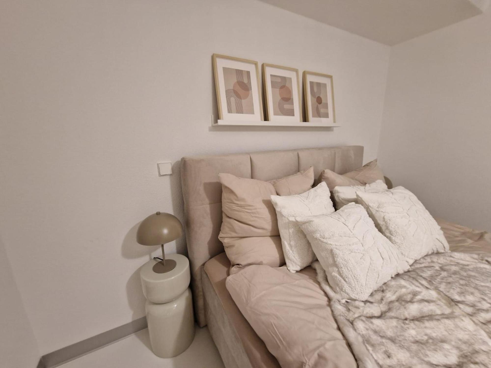 Stuttgart Lux Living - Stilvolles Wohnen Im Zentrum Habitación foto