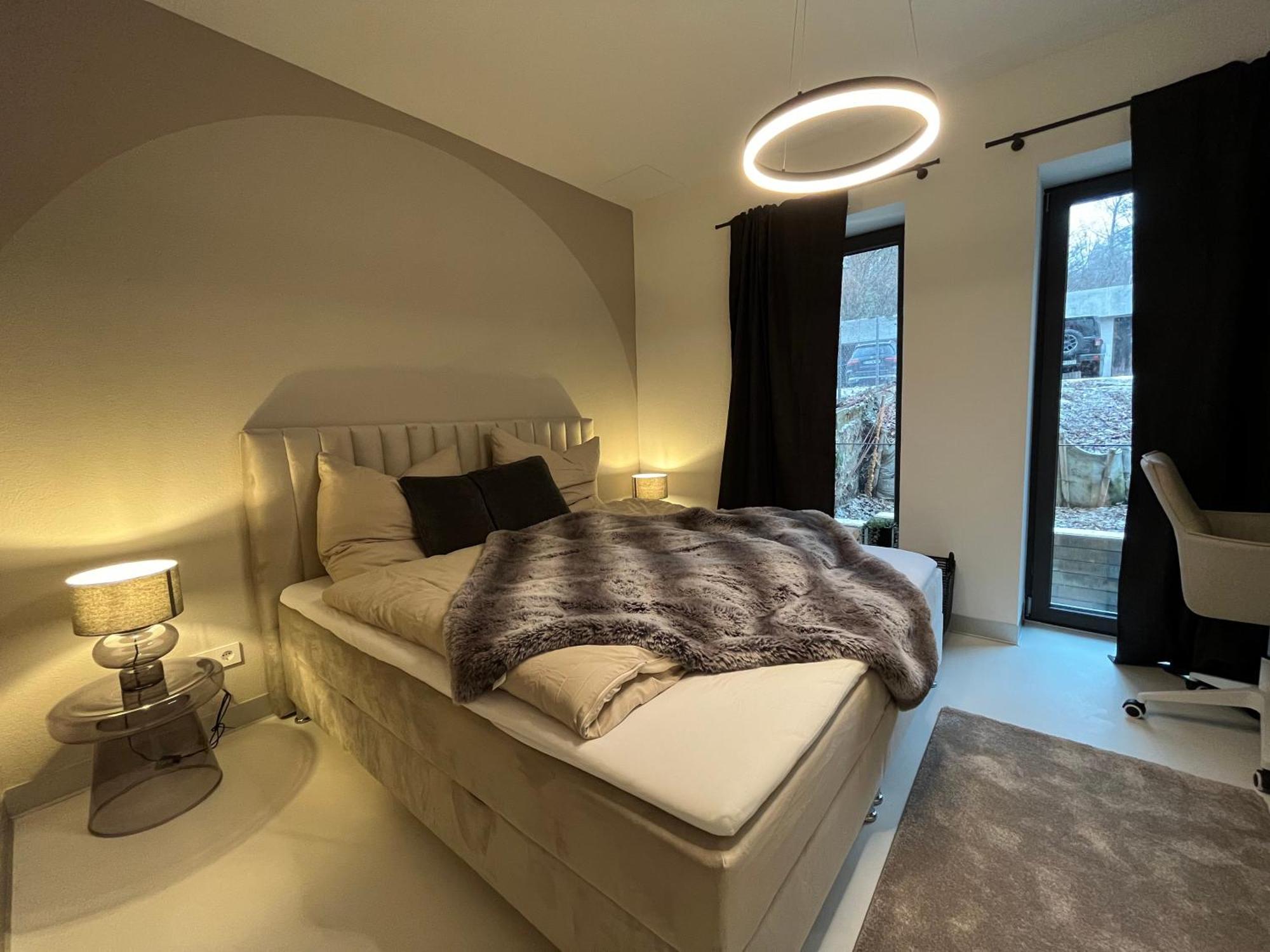 Stuttgart Lux Living - Stilvolles Wohnen Im Zentrum Habitación foto