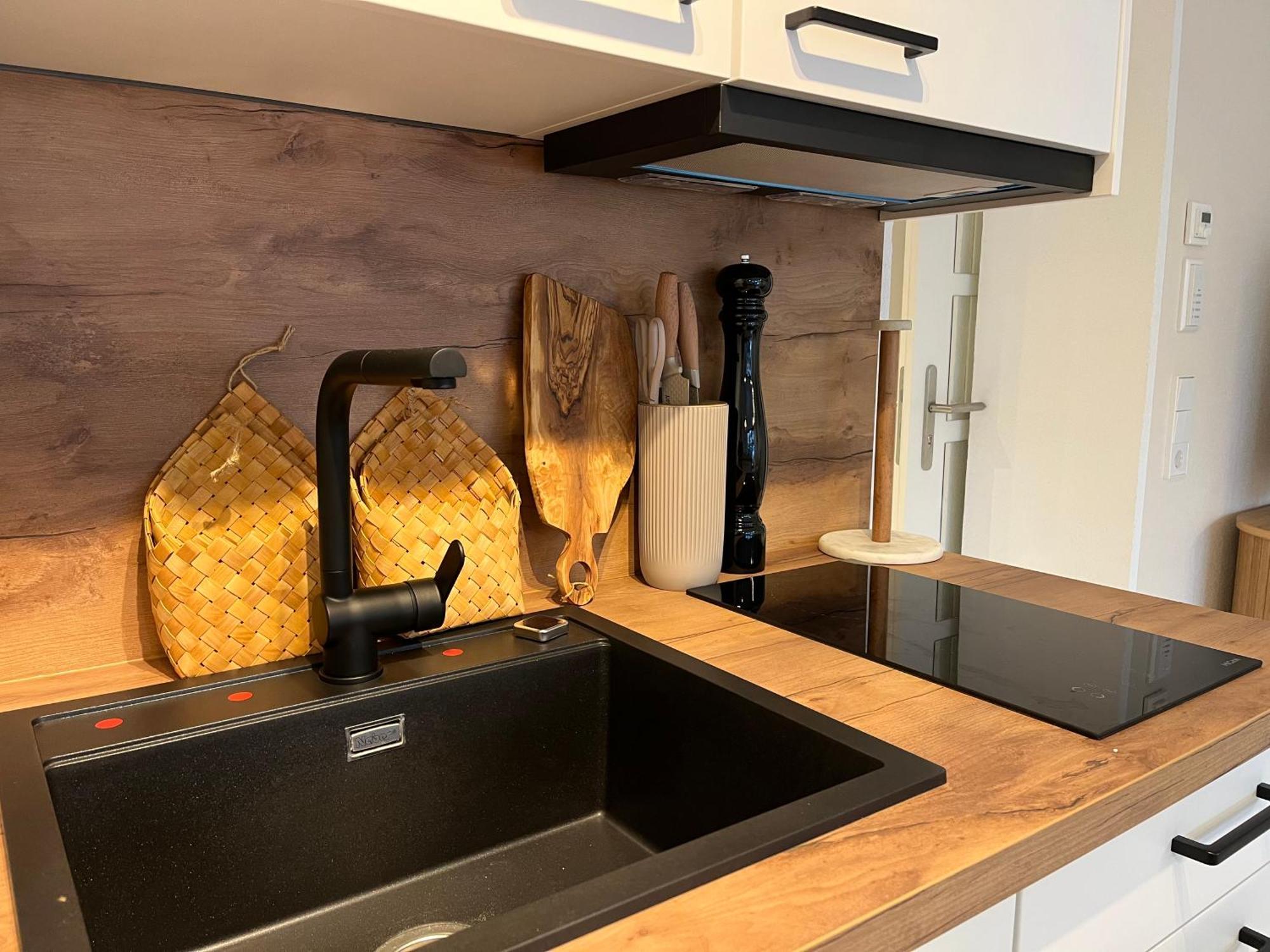 Stuttgart Lux Living - Stilvolles Wohnen Im Zentrum Habitación foto